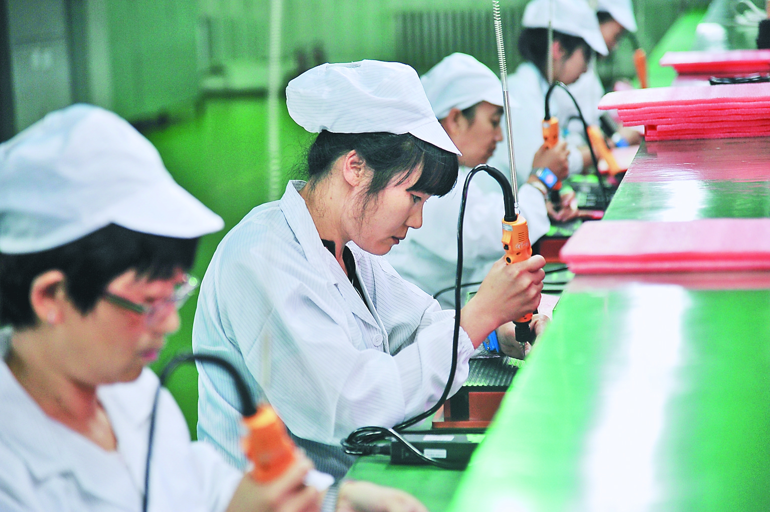 六大重点产业 培育转型新动能